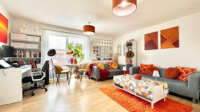 2 Bedroom Flat For Sale In Albatross Close, London, E6