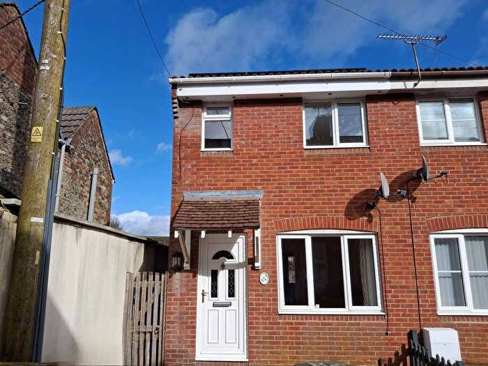 2 Bedroom End Of Terrace House To Rent In Chapel Street, Warminster, BA12