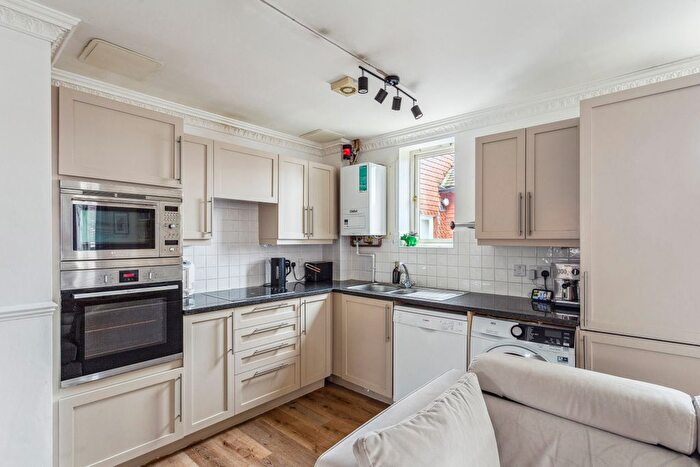 2 Bedroom Flat For Sale In College Road, Epsom, KT17