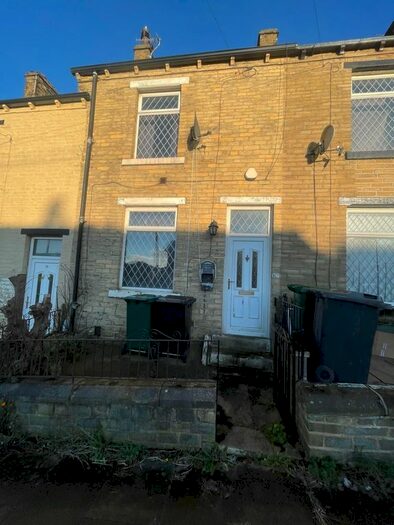 3 Bedroom Property To Rent In Irwell Street, Bradford, BD4