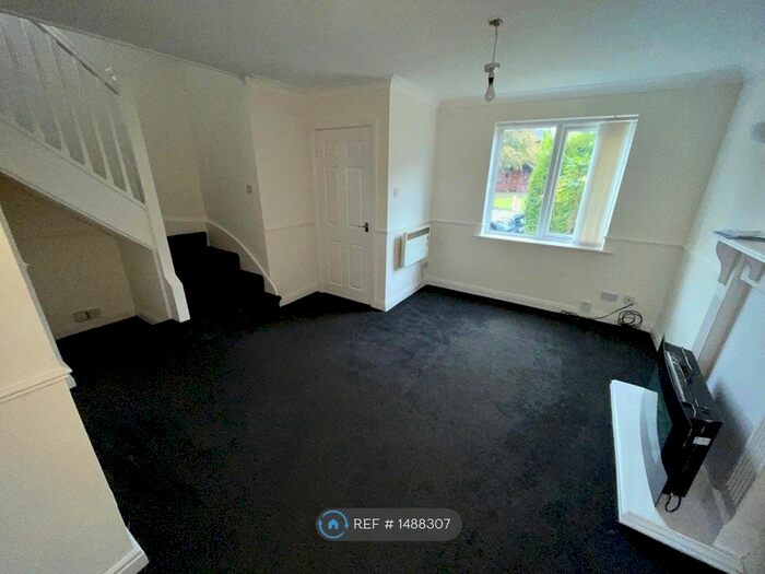 3 Bedroom SemiDetached House To Rent In Devona Avenue, Blackpool, FY4