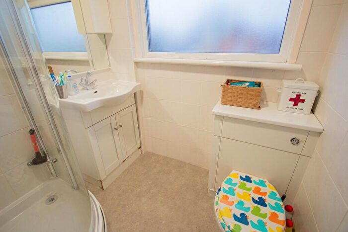 3 Bedroom Semi-Detached House For Sale In York Crescent, Feniton, EX14