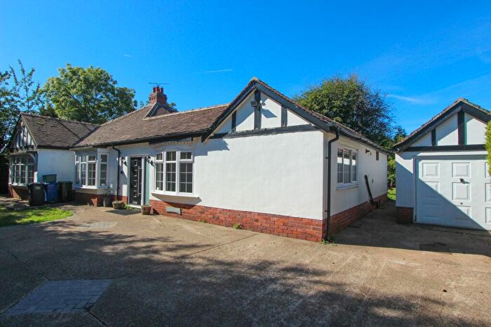 3 Bedroom Bungalow To Rent In High Street, Austerfield, Doncaster, DN10