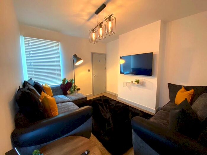 3 Bedroom Flat To Rent In Flat Portland Street, Lincoln, LN5