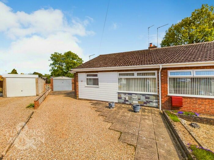 3 Bedroom Semi-Detached Bungalow For Sale In Brecklands Road, Brundall, Norwich, NR13