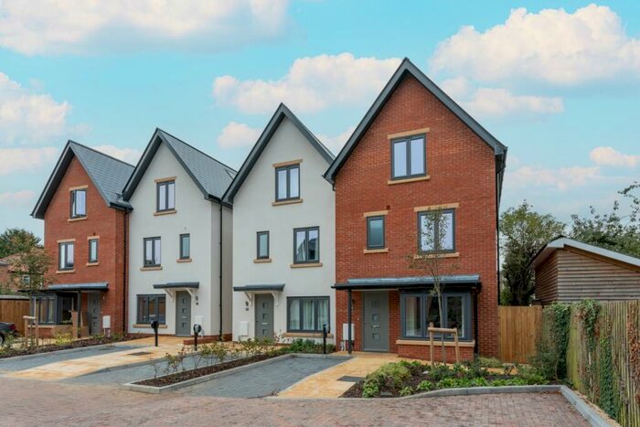 4 Bedroom Semi-Detached House To Rent In Marshall Road, Cowley, Oxford, Oxfordshire, OX4