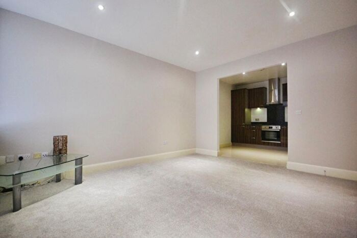 1 Bedroom Flat To Rent In Basingstoke Road, Reading, RG2