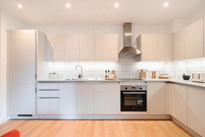2 Bedroom Flat To Rent In Ripple Road, Barking, IG11