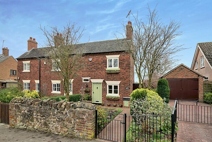 2 Bedroom Cottage For Sale In Ashby Road, Ticknall, Derby, DE73
