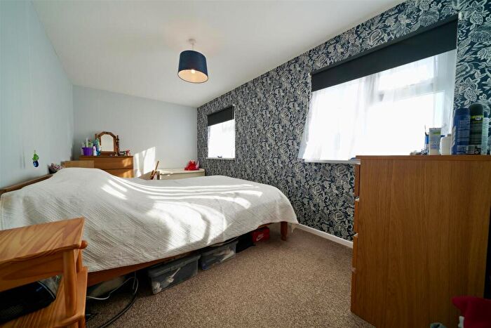 3 Bedroom Terraced House For Sale In Martinscroft Road, Portland, DT5