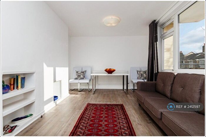 2 Bedroom Flat To Rent In Holme House, London, SE15