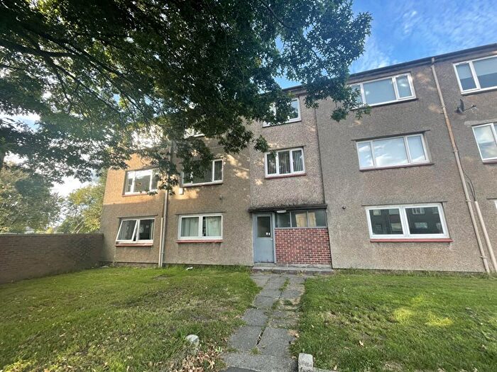 3 Bedroom Flat To Rent In Iona Road, Renfrew, PA4