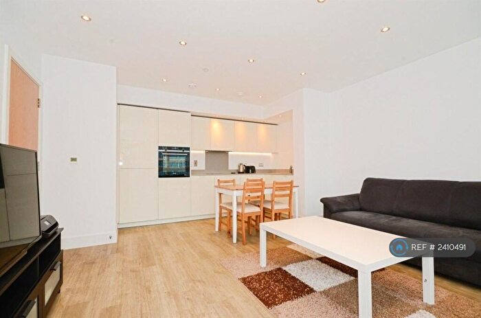 2 Bedroom Flat To Rent In Lyon Road, Harrow, HA1