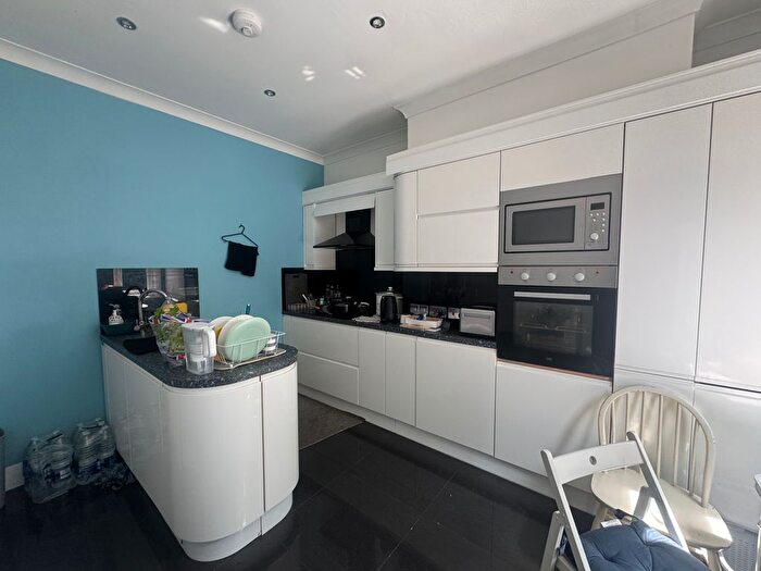 2 Bedroom Flat To Rent In Bicester Road, Aylesbury, HP19