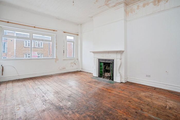 2 Bedroom Flat For Sale In Elm Grove, Southsea, PO5