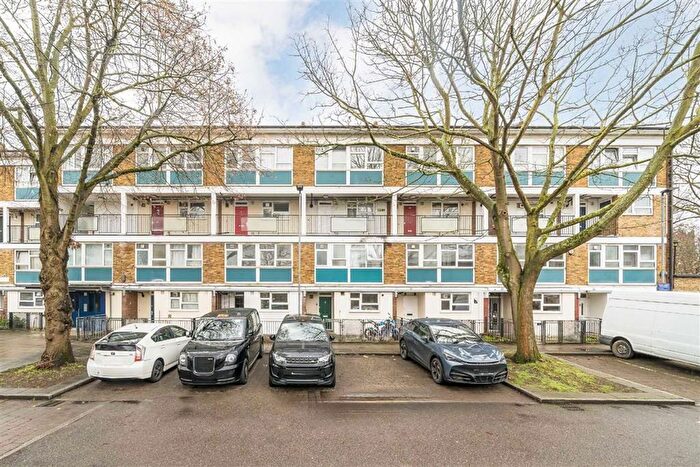 3 Bedroom Maisonette For Sale In Peckford Place, Stockwell, SW9