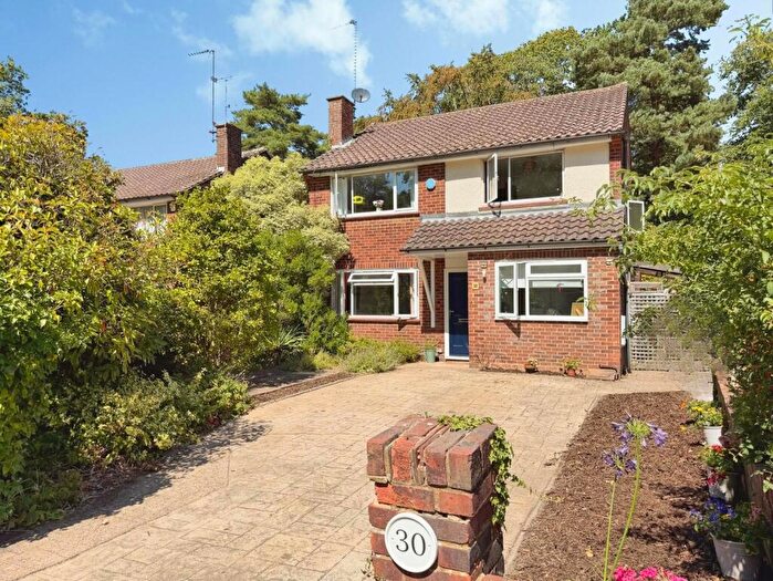 3 Bedroom Detached House For Sale In St. Michaels Road, Farnborough, Hampshire, GU14