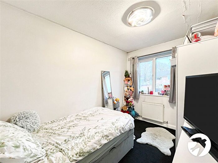 2 Bedroom Terraced House For Sale In Abinger Drive, Chatham, Kent, ME5