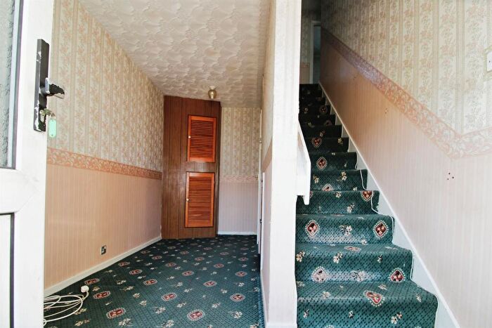 3 Bedroom End Of Terrace House For Sale In Ashburton Avenue, Llanrumney, Cardiff, CF3
