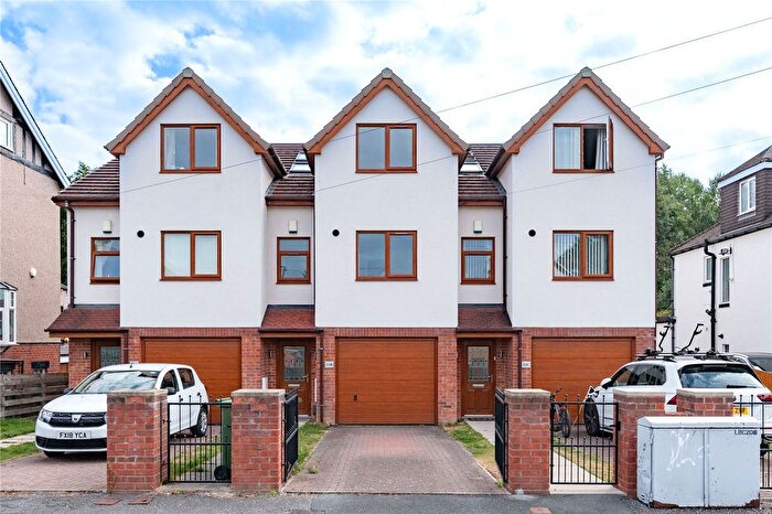 4 Bedroom Town House For Sale In Fearnville Place, Leeds, West Yorkshire, LS8
