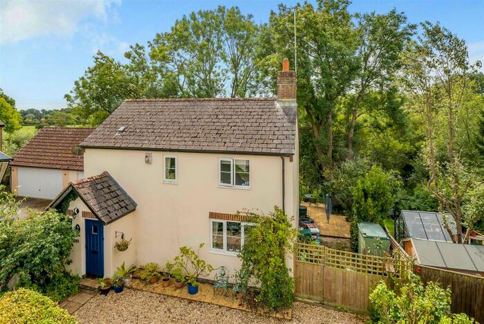 3 Bedroom House For Sale In Wrackle Close, Stratton, Dorchester, DT2