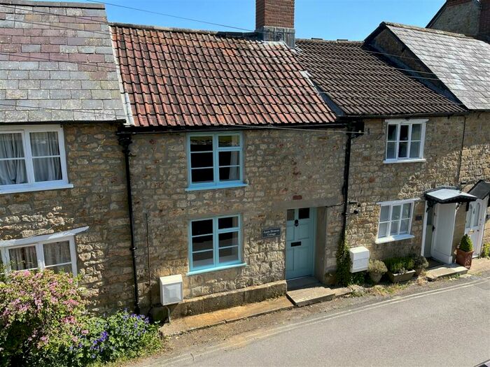 2 Bedroom House To Rent In Church Street, Beaminster, DT8