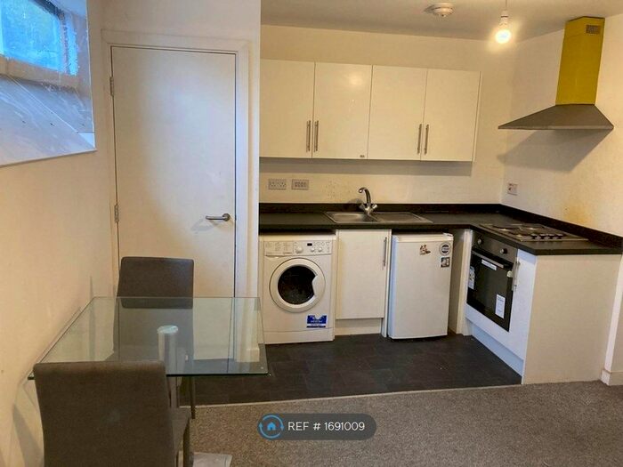 1 Bedroom Flat To Rent In Cheapside Chambers, Bradford, BD1