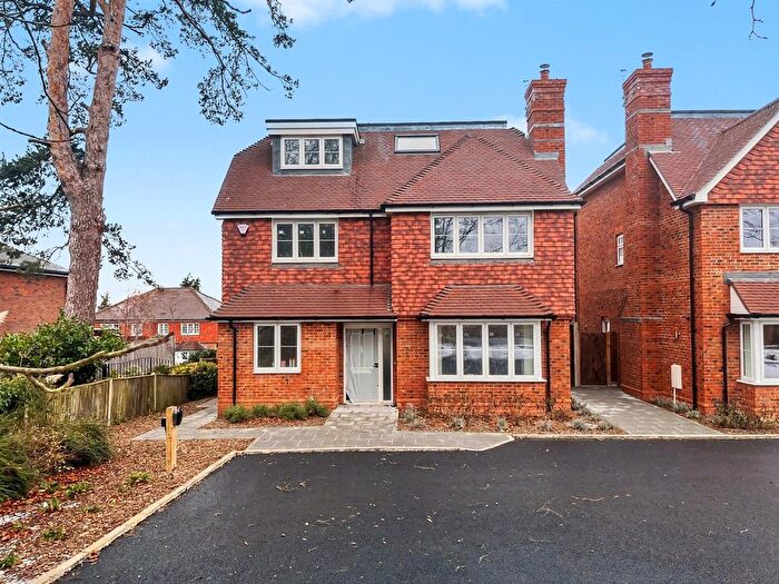 5 Bedroom Detached House For Sale In Leatherhead Road, Bookham, KT23
