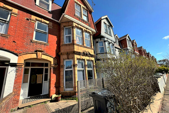 2 Bedroom Flat To Rent In Clarence Road, NR31