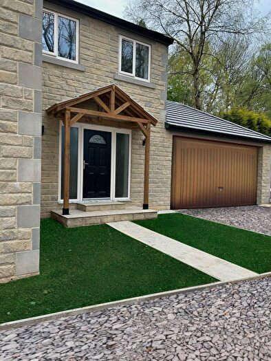 4 Bedroom Detached House For Sale In Brackendale, Thackley, BD10