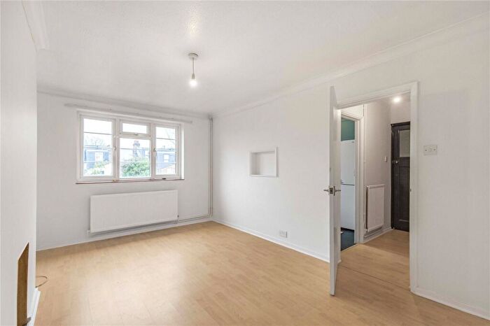 2 Bedroom Maisonette To Rent In Cambray Road, London, SW12