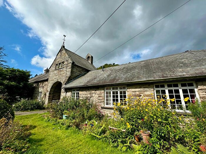3 Bedroom Link Detached House For Sale In Crochendy Twrog, Tan-y-Bwlch, Maentwrog, LL41