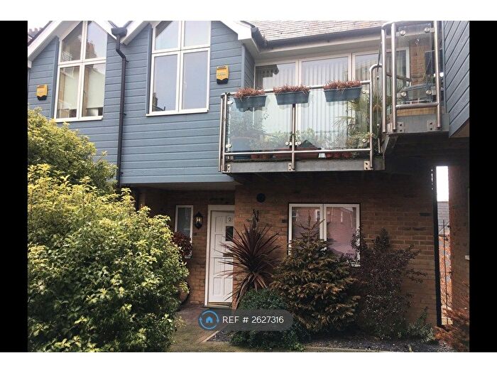 3 Bedroom Maisonette To Rent In Apsley Court, Ramsgate, CT11