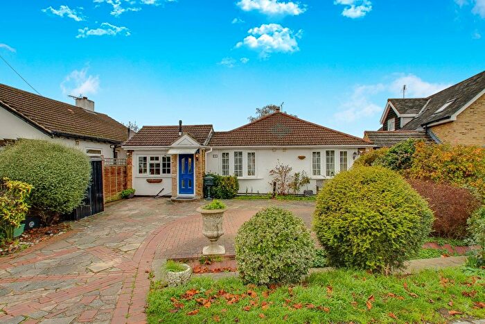 4 Bedroom Semi Detached House For Sale In Willow Avenue, New Denham, UB9