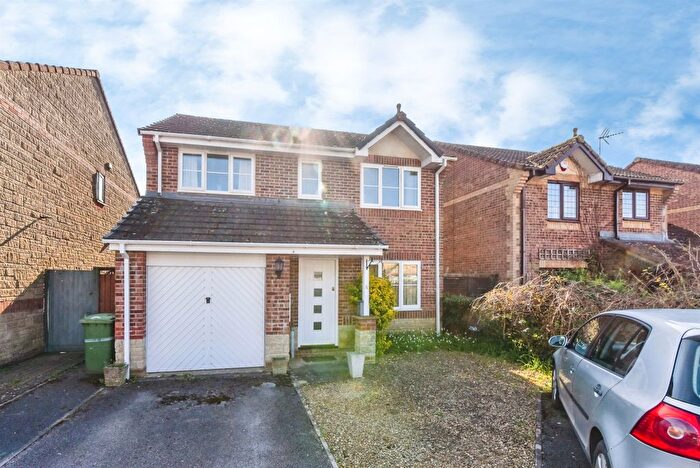 4 Bedroom Detached House For Sale In Eastwood Close, Frome, BA11