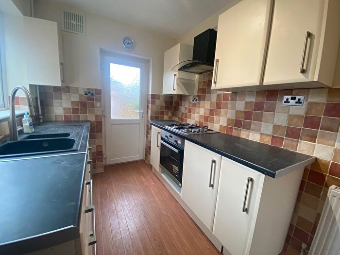 3 Bedroom Semi Detached House To Rent In Stanhope Way, Birmingham, B43