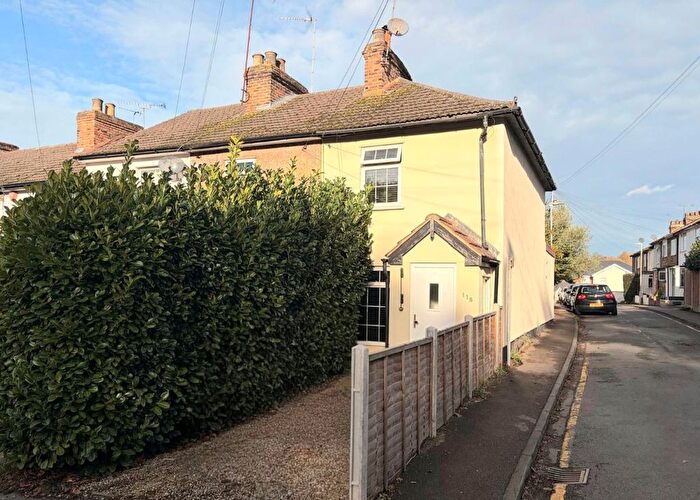 2 Bedroom End Of Terrace House To Rent In Crescent Road, Warley, Brentwood, CM14