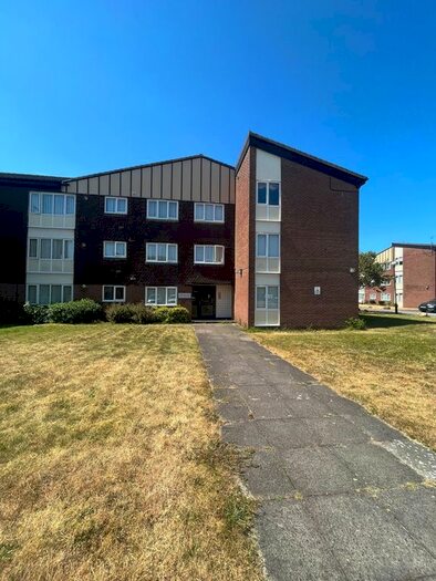 2 Bedroom Flat To Rent In Dowhills Park, Crosby, Liverpool, L23