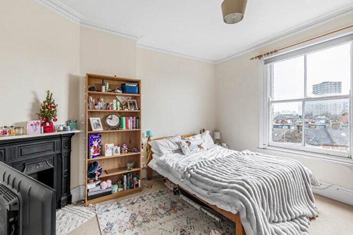 2 Bedroom Flat To Rent In Cambridge Road Battersea, SW11