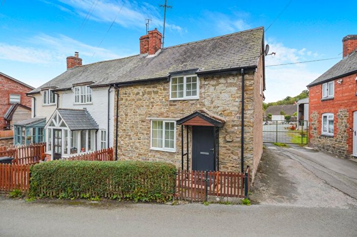 2 Bedroom End Of Terrace House For Sale In Llandyssil, Montgomery, Powys, SY15