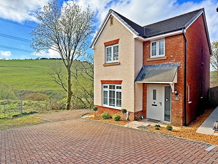 3 Bedroom Detached House For Sale In Highfields, Tonyrefail., CF39
