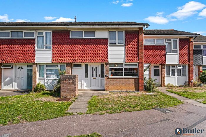 4 Bedroom Terraced House For Sale In Williamson Road, Kempston, Bedford, MK42