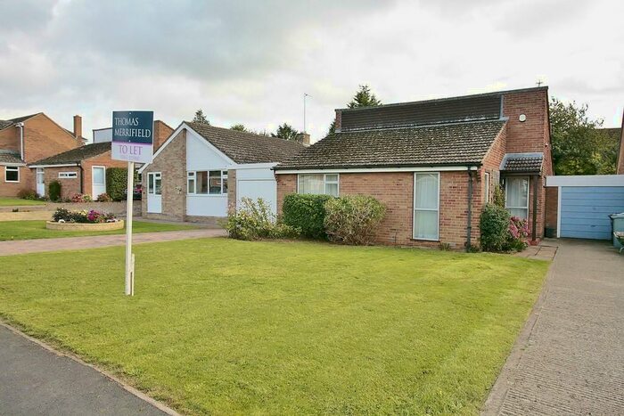 3 Bedroom Detached Bungalow To Rent In Long Hanborough, OX29