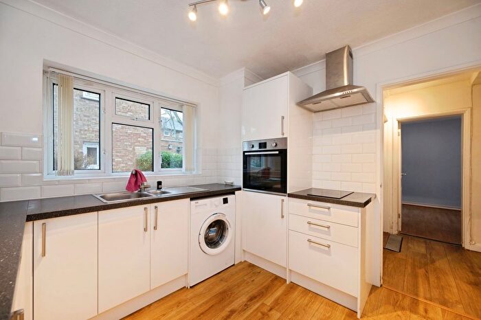 3 Bedroom Flat For Sale In South Street, Southsea, Hampshire, PO5