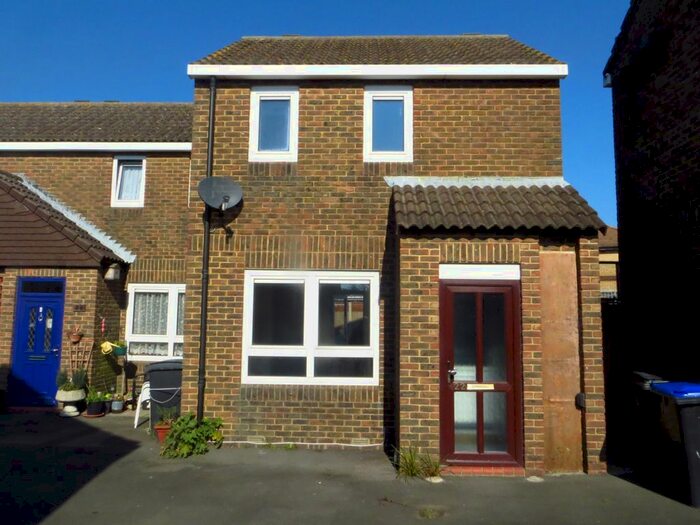 1 Bedroom Terraced House To Rent In The Fairway, Deal, CT14