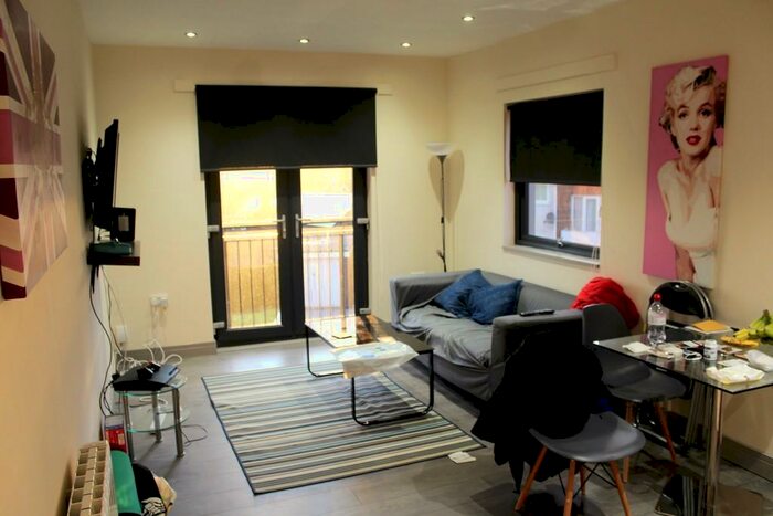 2 Bedroom Apartment To Rent In Old Brickyard, Carlton, Nottingham, NG3