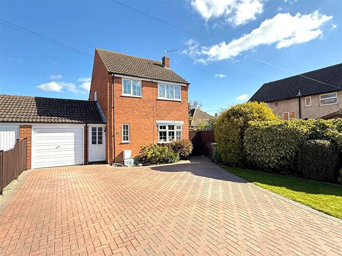3 Bedroom Link Detached House To Rent In Church View, Bottesford, NG13