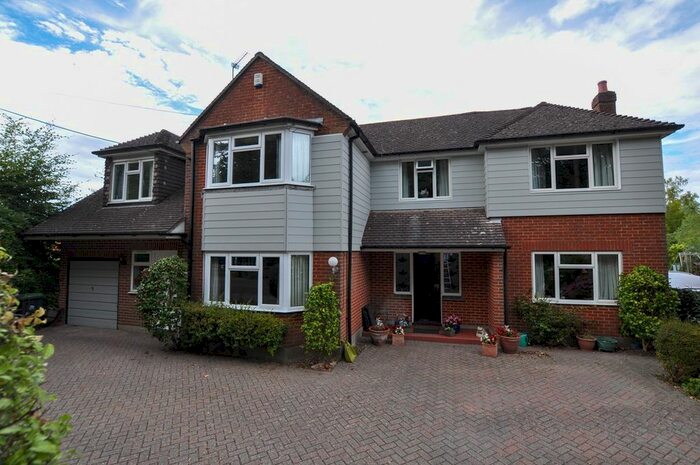 4 Bedroom Property To Rent In Middlehill Road, Wimborne, BH21