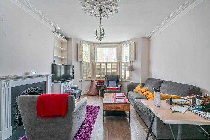 2 Bedroom Flat To Rent In Fernlea Road, Balham, London, SW12
