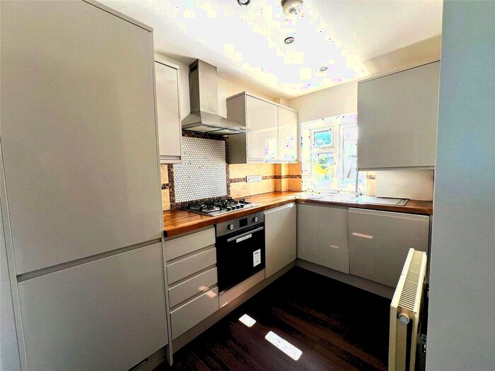 2 Bedroom Flat To Rent In January House, Birdhurst Rise, South Croydon, CR2